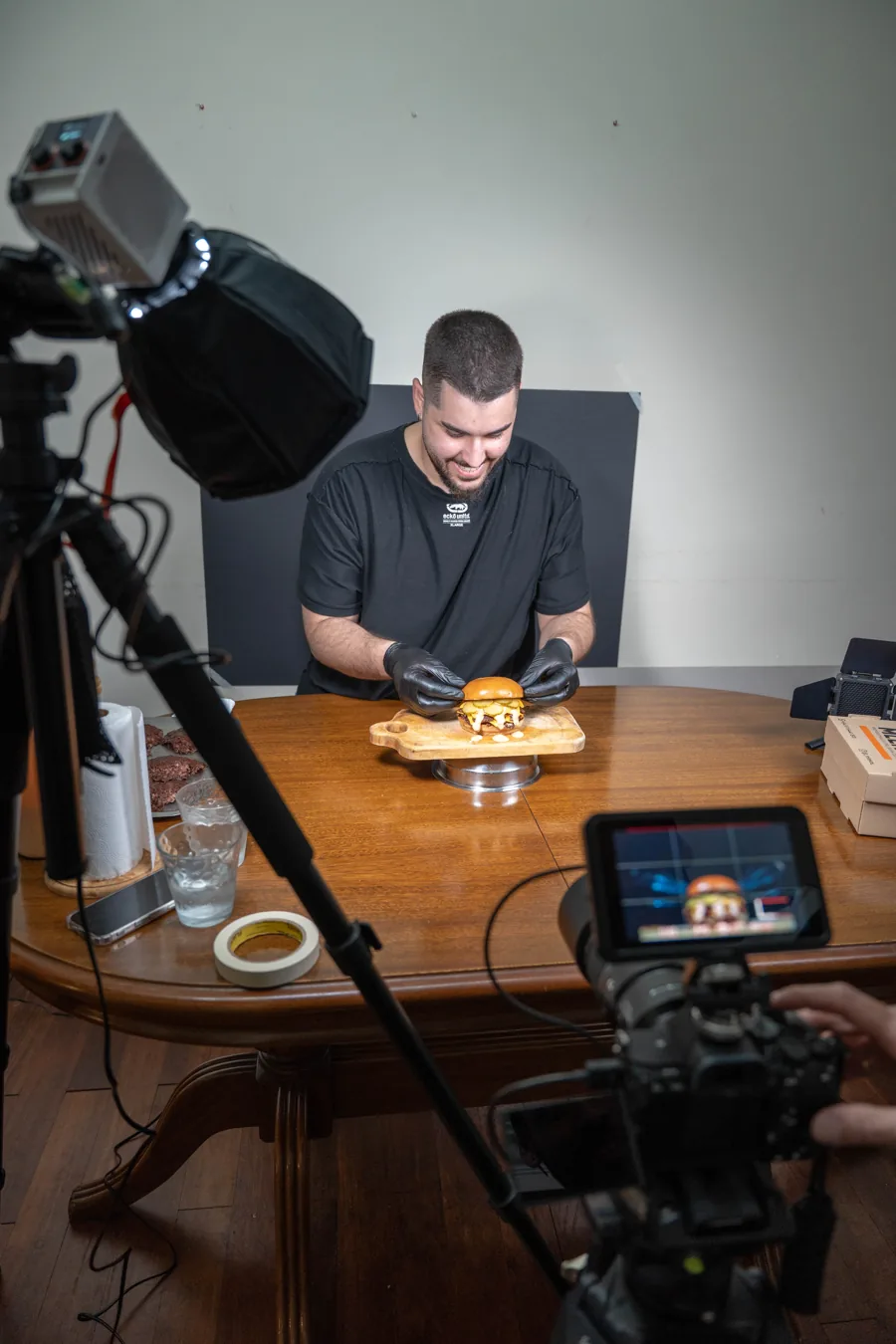 Nico, fundador de Mleko's, en la cocina